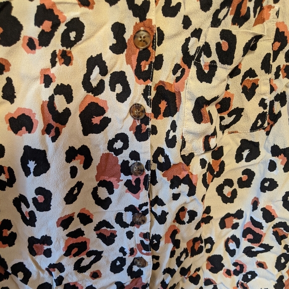Reitmans Leopard print blouse - Picture 2 of 4